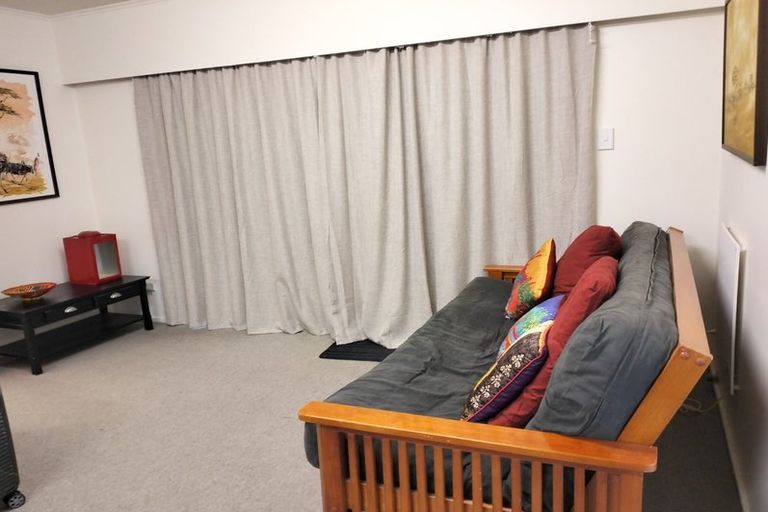 Photo of property in 10 Paparata Street, Karori, Wellington, 6012