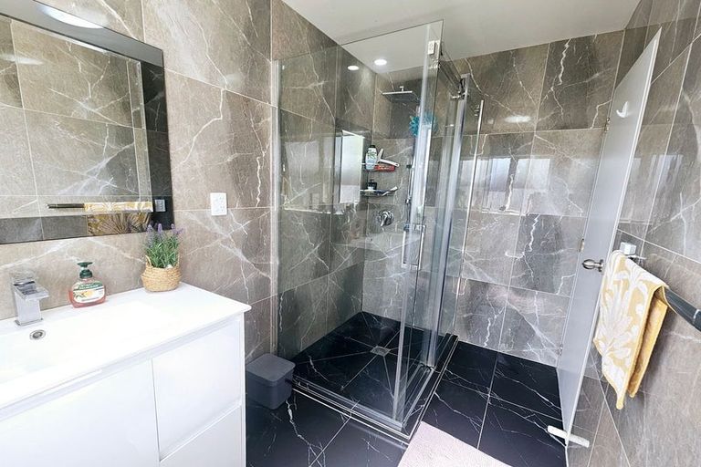 Photo of property in 3/331 Massey Road, Mangere East, Auckland, 2024