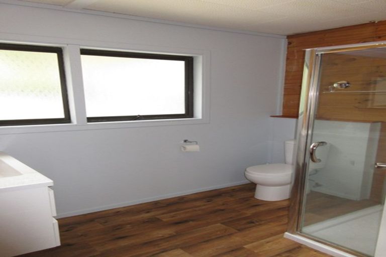 Photo of property in 4 Poneke Drive, Waikanae, 5036