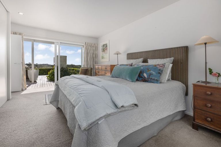 Photo of property in 86 Emerald Glen Road, Paekakariki, 5032