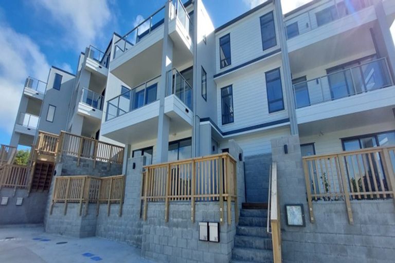 Photo of property in 67u1 Tiketike Way, Brooklyn, Wellington, 6021