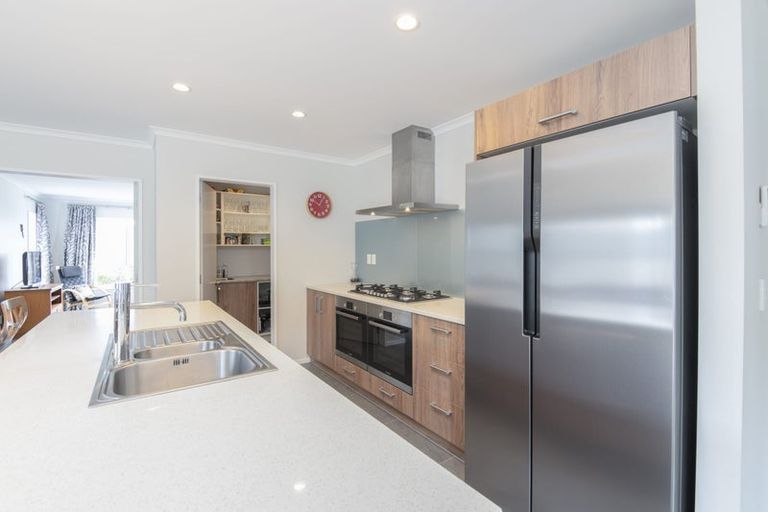 Photo of property in 17 Bickerton Rise, Churton Park, Wellington, 6037