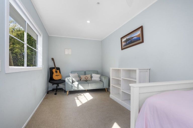 Photo of property in 16 Tralee Street, Omokoroa, 3114