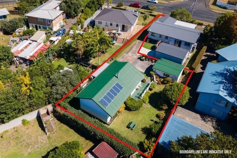 Photo of property in 41 Yeovil Road, Te Atatu Peninsula, Auckland, 0610
