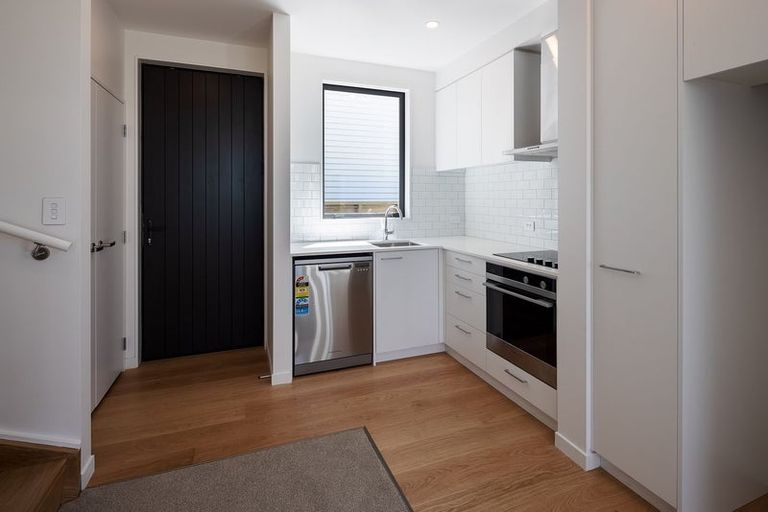 Photo of property in 4/52 High Street, Island Bay, Wellington, 6023