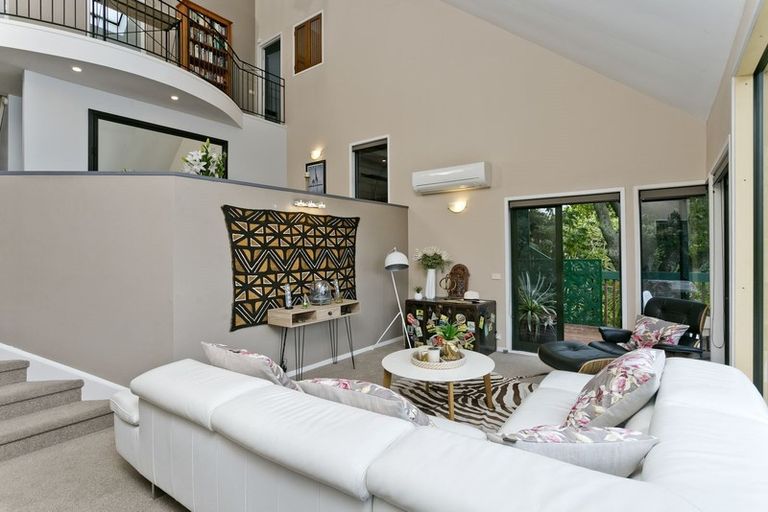 Photo of property in 30 Speedy Crescent, Hillcrest, Auckland, 0627