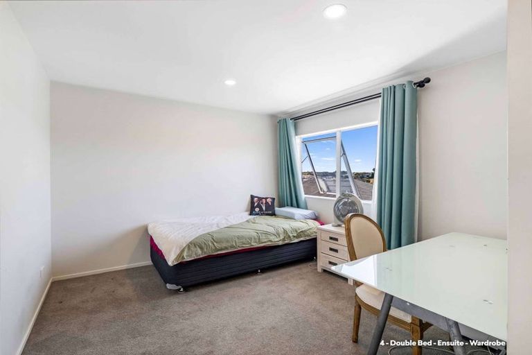 Photo of property in 6 Kahu Close, Orewa, 0931