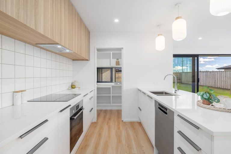 Photo of property in 9 Alex Place, Rolleston, 7614