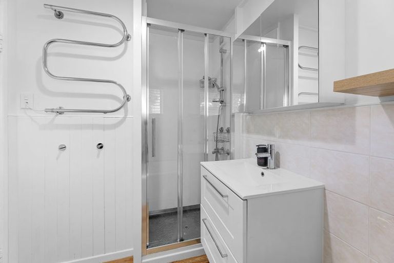 Photo of property in 679 Huia Road, Parau, Auckland, 0604