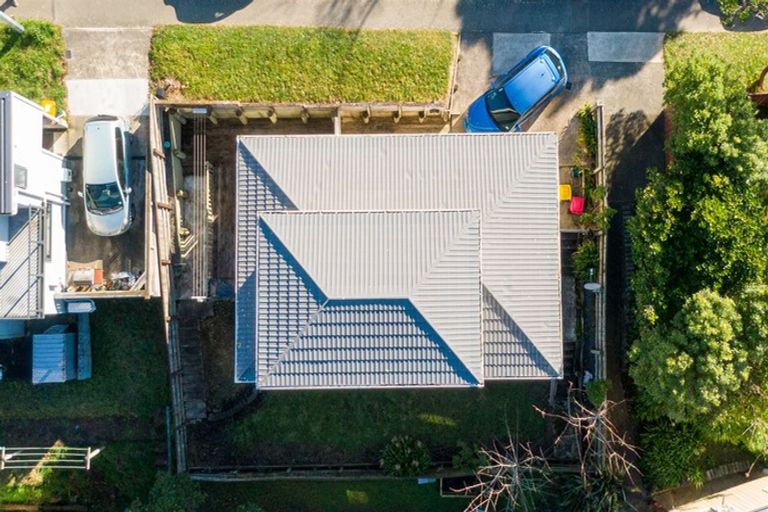 Photo of property in 29 Stewart Drive, Newlands, Wellington, 6037