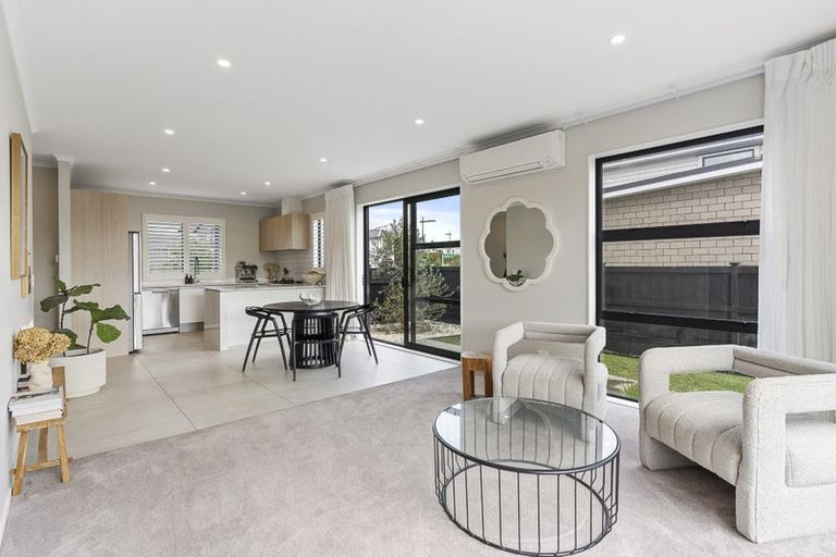 Photo of property in 20 Taikura Avenue, Red Beach, 0932