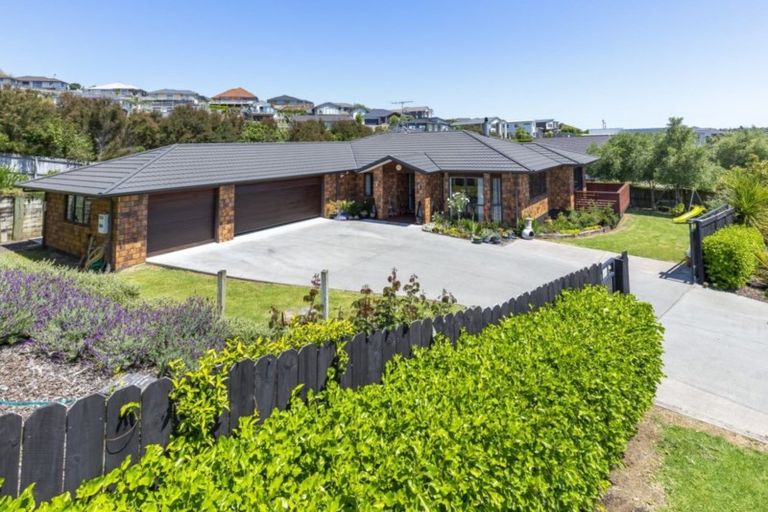 Photo of property in 9 Northvale Place, Pukekohe, 2120