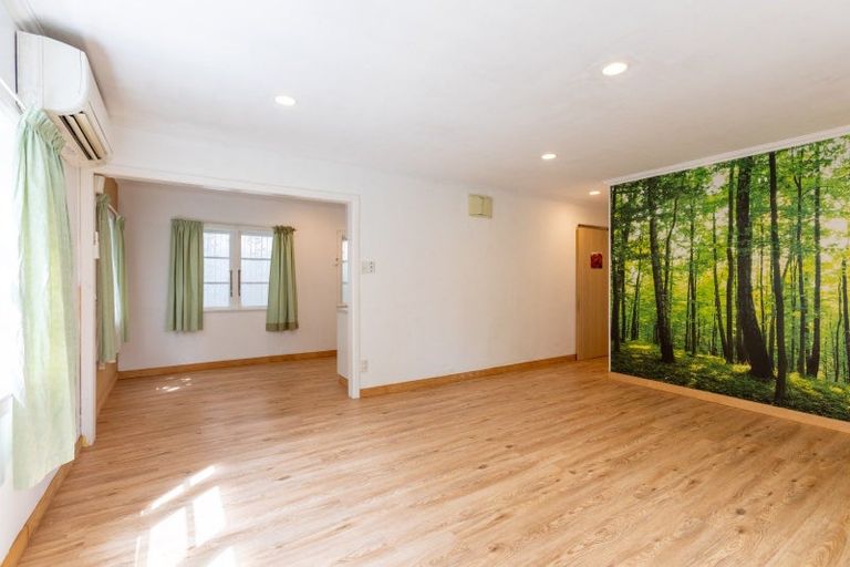 Photo of property in 21 Vogel Street, Woodville, 4920