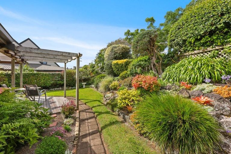Photo of property in 2/1a Basilton Close, Bucklands Beach, Auckland, 2012
