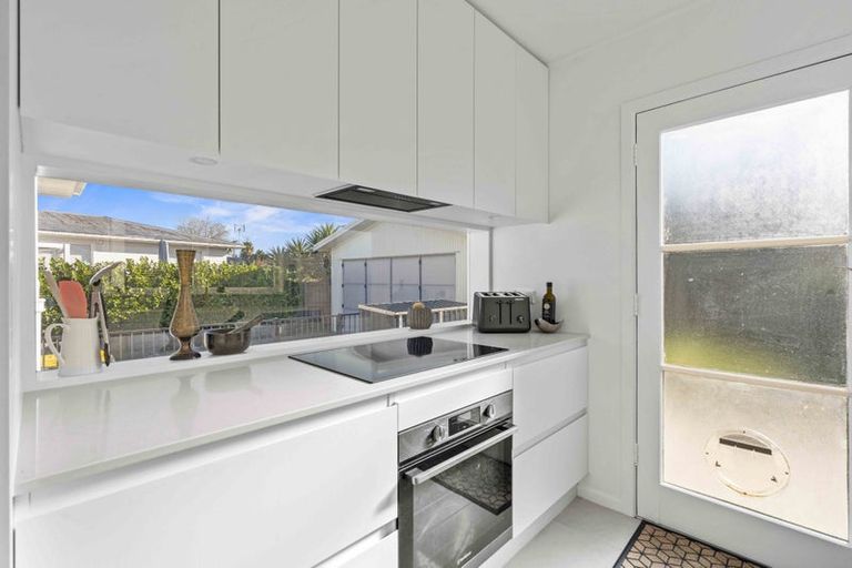 Photo of property in 24 Tramway Road, Beach Haven, Auckland, 0626