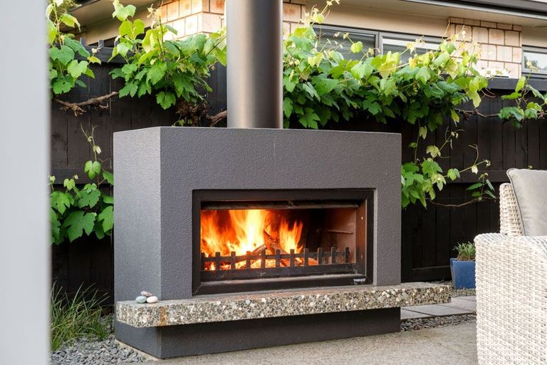 Photo of property in 140 Saint James Drive, Huntington, Hamilton, 3210