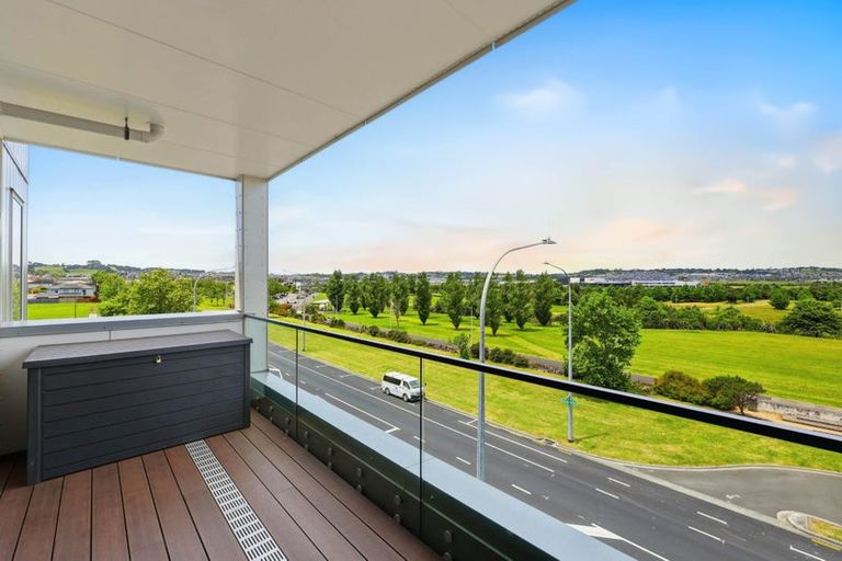 Photo of property in 15/63 Kestev Drive, Flat Bush, Auckland, 2016