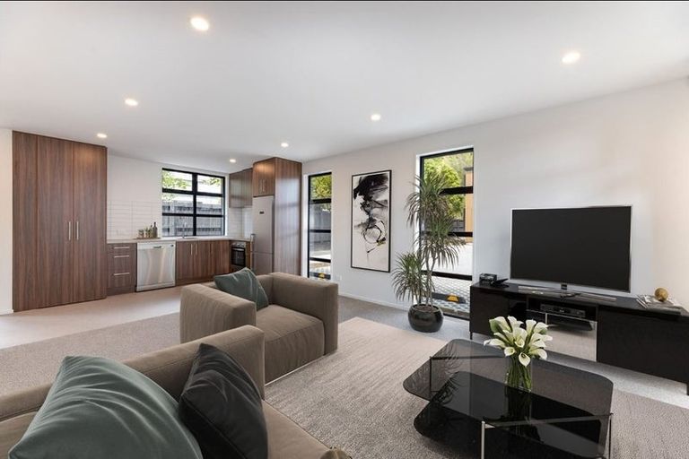 Photo of property in 2/91 Springfield Road, St Albans, Christchurch, 8014