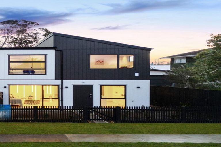 Photo of property in 69a Walworth Avenue, Pakuranga Heights, Auckland, 2010