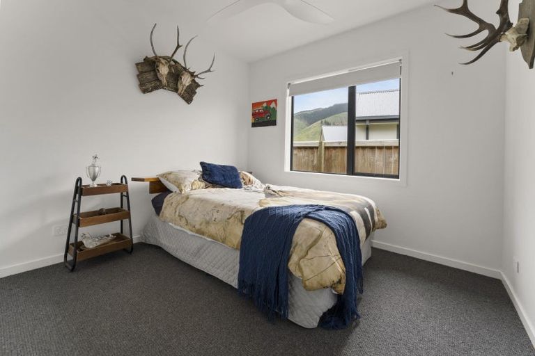 Photo of property in 17 Huntaway Close, Stoke, Nelson, 7011