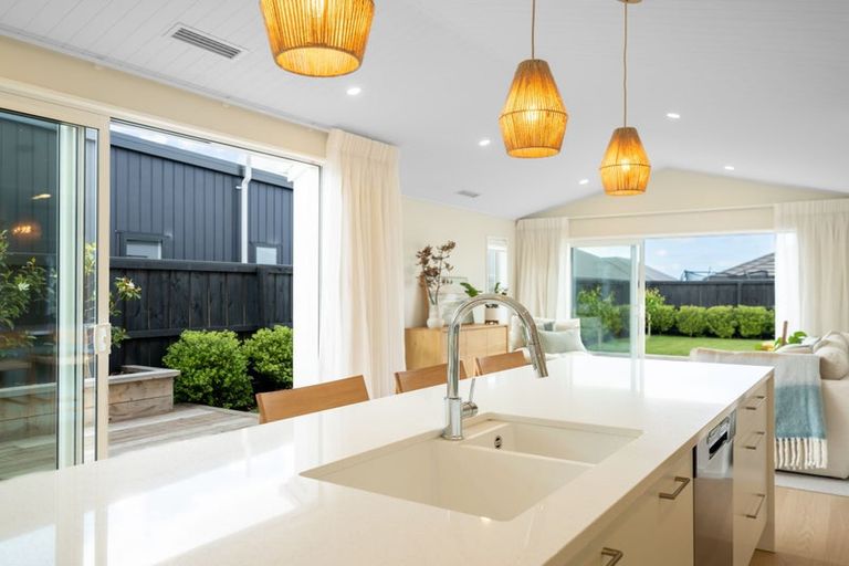 Photo of property in 46 Finstock Way, Rolleston, 7614