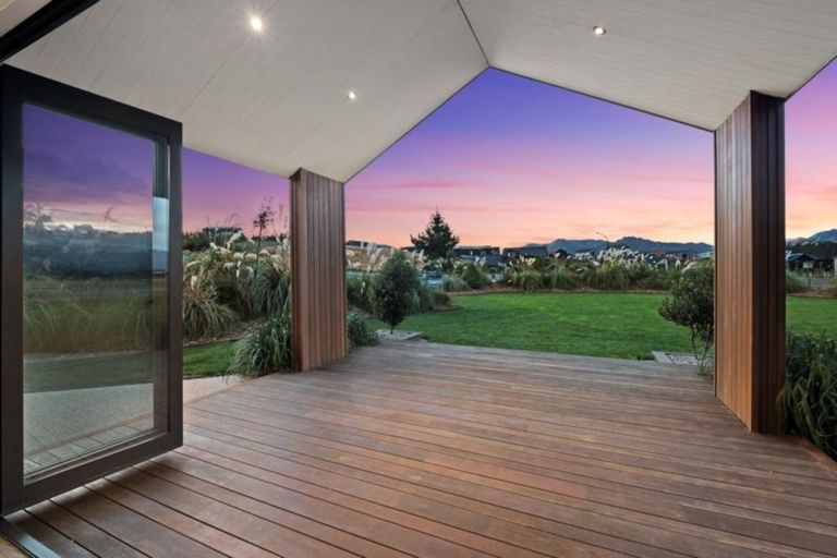 Photo of property in 18 Mount Linton Avenue, Wanaka, 9305