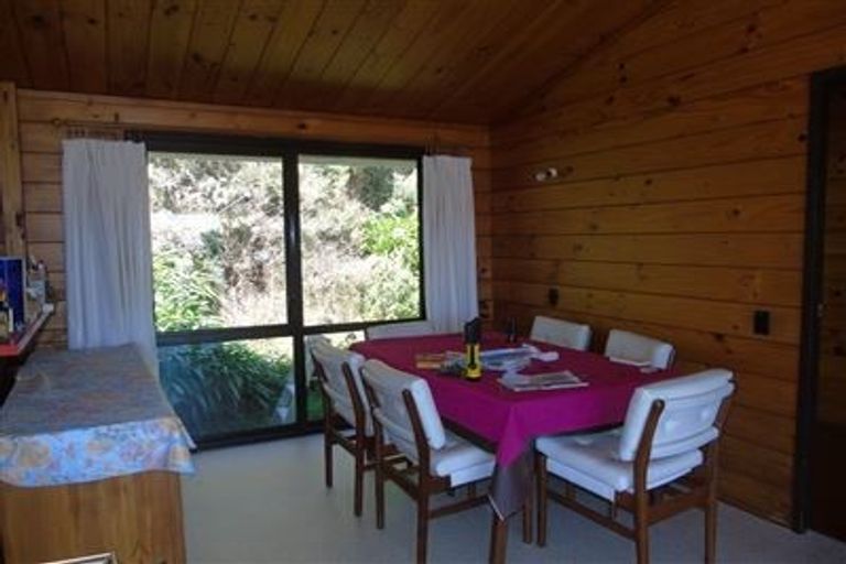 Photo of property in 18 Glamorgan Street, Northland, Wellington, 6012