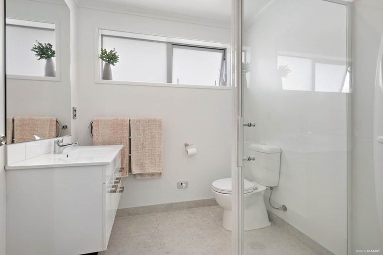 Photo of property in 4 Ian Gordon Lane, Orewa, 0931