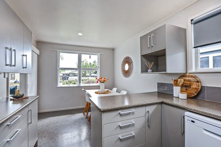 Photo of property in 42 Upham Street, Havelock North, 4130