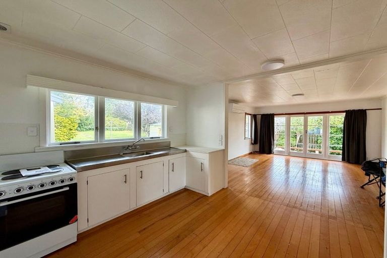 Photo of property in 56 Christmas Road, Manurewa, Auckland, 2102