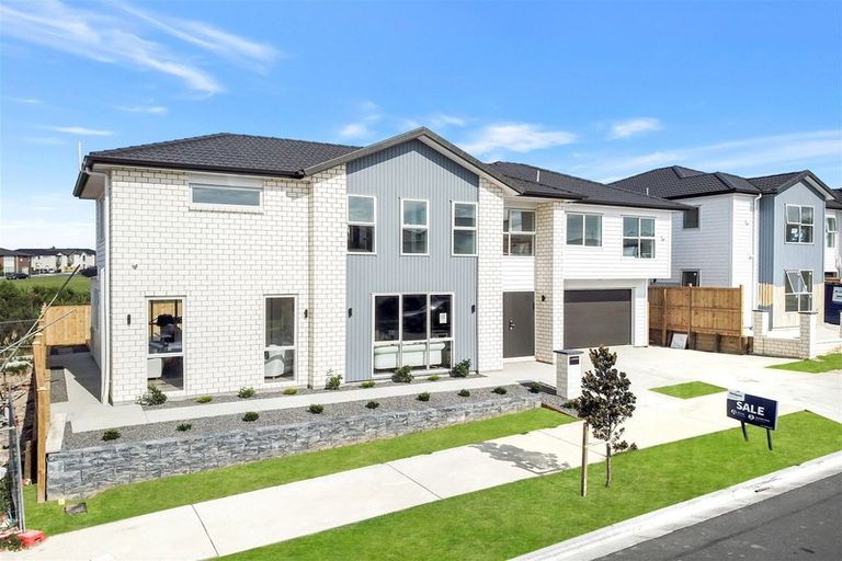 Photo of property in 13 Drumconnell Drive, Flat Bush, Auckland, 2019