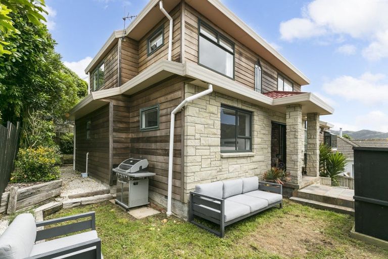 Photo of property in 107 Cockayne Road, Khandallah, Wellington, 6035