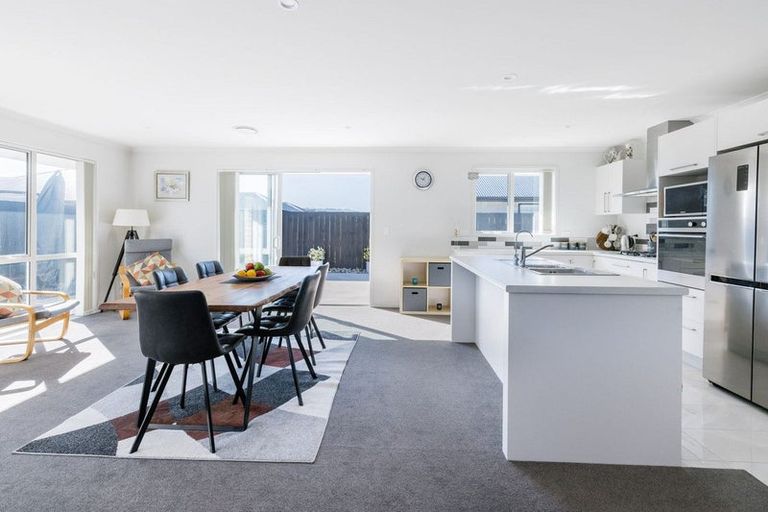 Photo of property in 36 Rose Leigh Drive, Cambridge, 3434