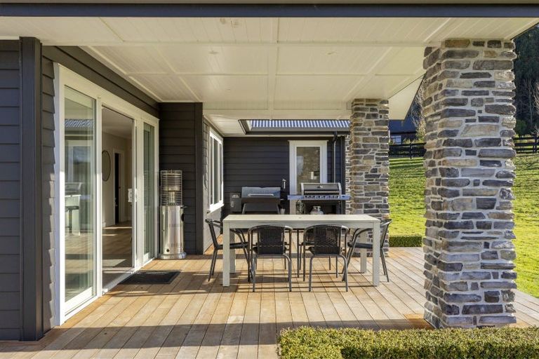 Photo of property in 7 Lochinvar Lane, Acacia Bay, Taupo, 3385