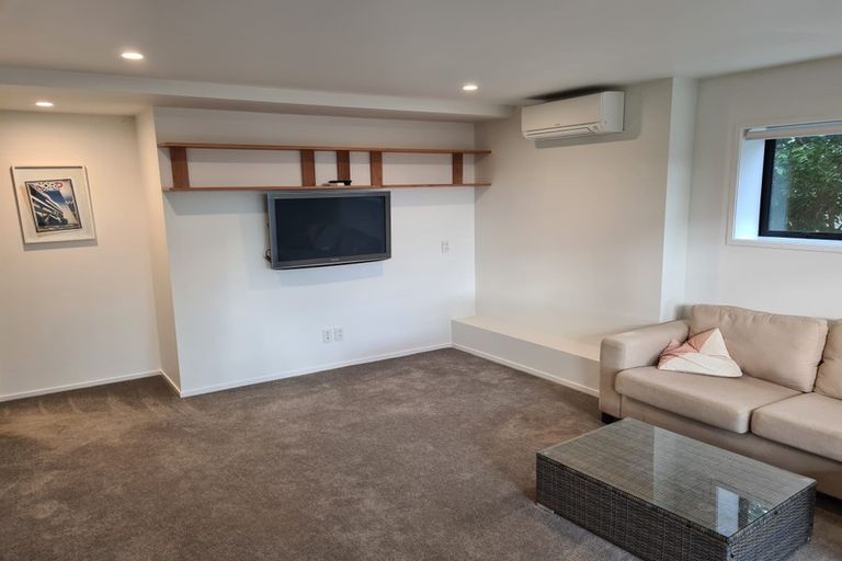 Photo of property in 43 Pleasant Road, Glen Eden, Auckland, 0602