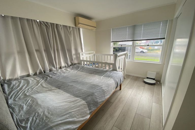 Photo of property in 42a Dale Crescent, Pakuranga, Auckland, 2010