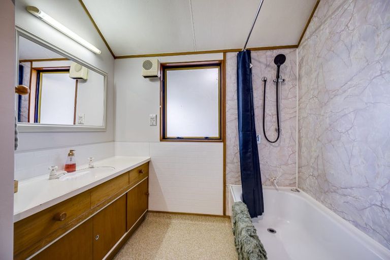 Photo of property in 11 Donegal Crescent, Tamatea, Napier, 4112