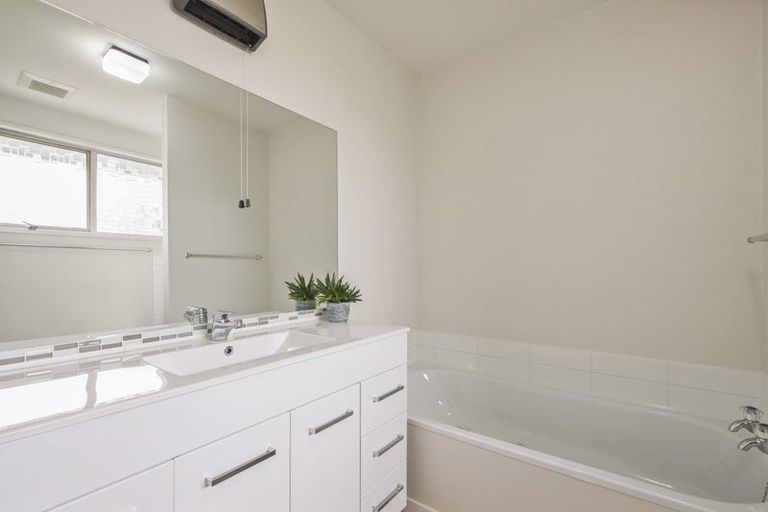 Photo of property in 1/6 Croziers Road, St Albans, Christchurch, 8052