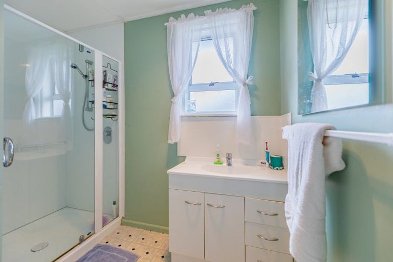 Photo of property in 25 Bibby Street, Waipawa, 4210