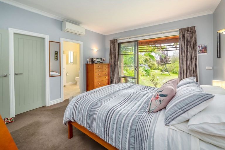 Photo of property in 24 Admiral Road, Gladstone, 5883