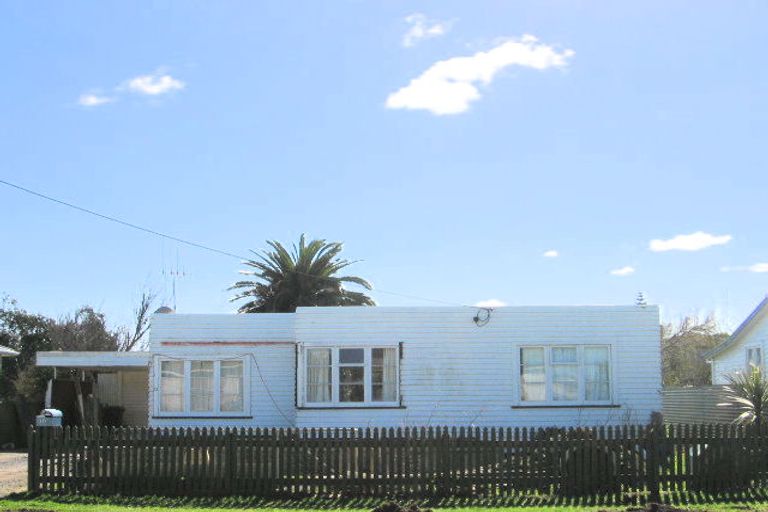 Photo of property in 13 Pratt Avenue, Foxton Beach, Foxton, 4815