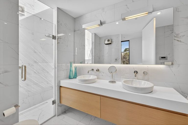 Photo of property in 98 Major Hornbrook Road, Mount Pleasant, Christchurch, 8081