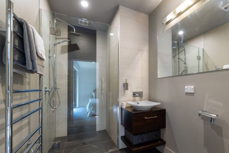 Photo of property in 1 Mcdonnell Road, Arrowtown, 9302