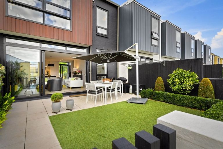 Photo of property in 220 Hobsonville Point Road, Hobsonville, Auckland, 0616