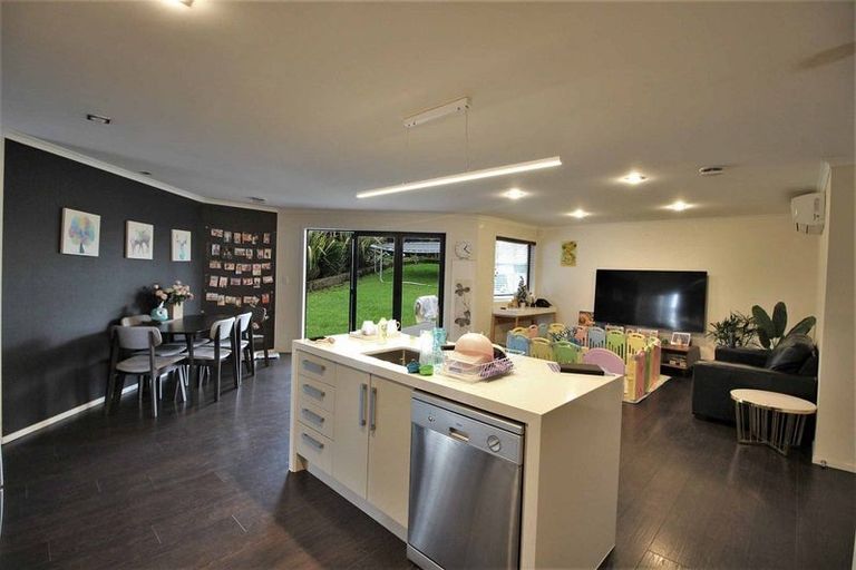 Photo of property in 99 Saint James Drive, Huntington, Hamilton, 3210