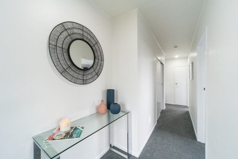 Photo of property in 9 Hinau Place, Cloverlea, Palmerston North, 4412