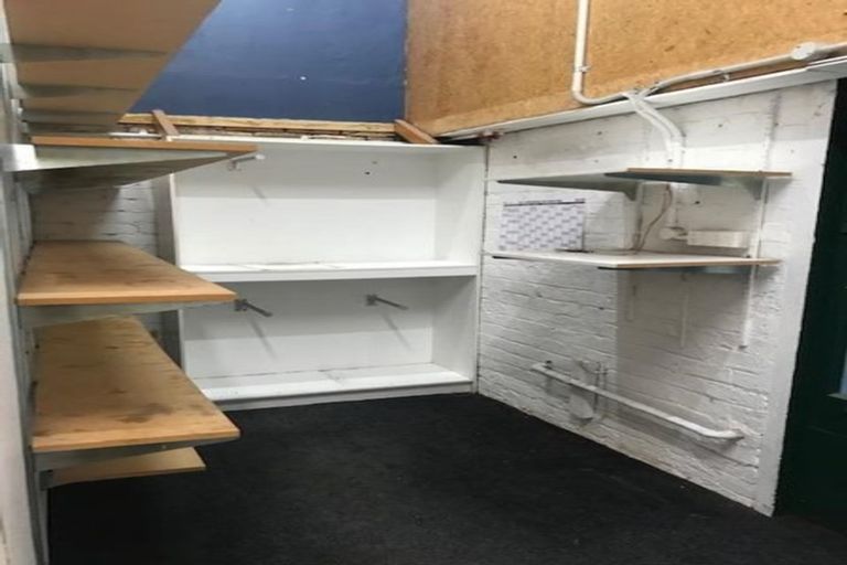 Photo of property in 1/176 Queen Street, Northcote Point, Auckland, 0627