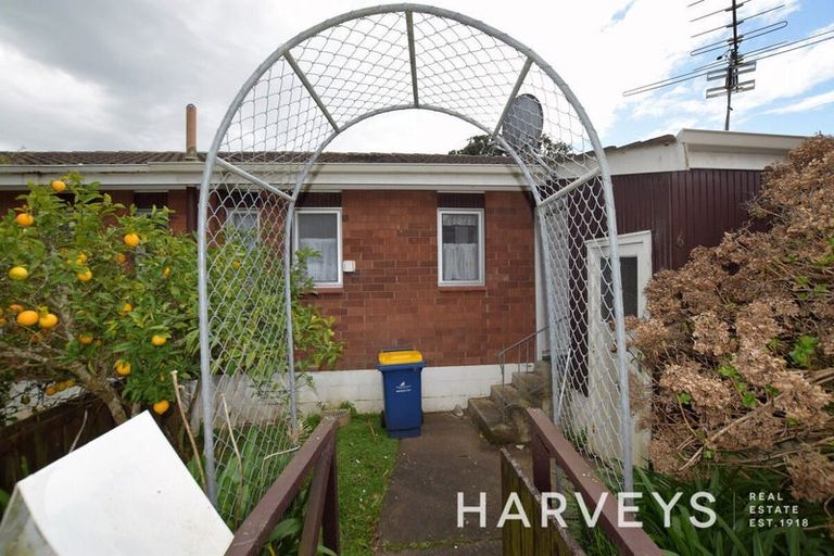 Photo of property in 6 Hiseman Lane, Henderson, Auckland, 0612