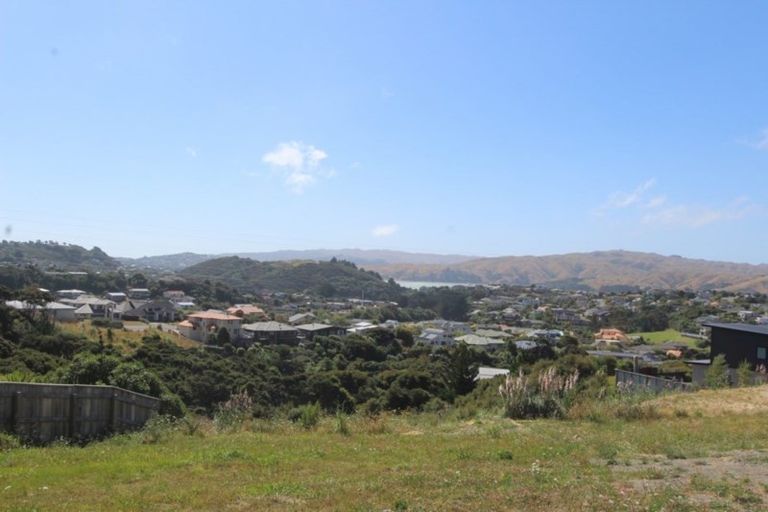 Photo of property in 6 Madeira Close, Whitby, Porirua, 5024