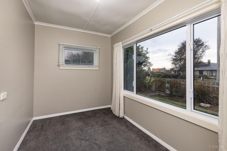 Photo of property in 12 Rhodes Street, Waimate, 7924